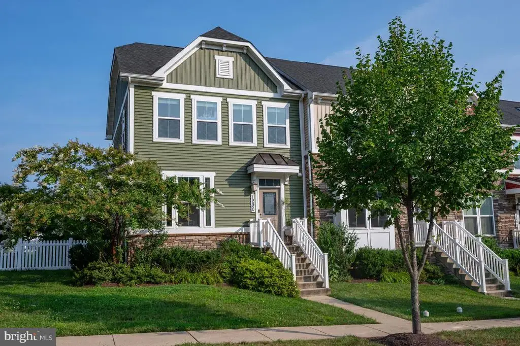 1290 Village Green Way, BRUNSWICK