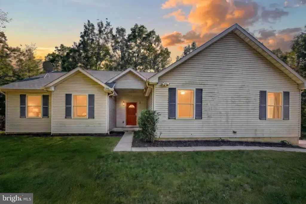216 Greenwood Dr, MILLERSTOWN