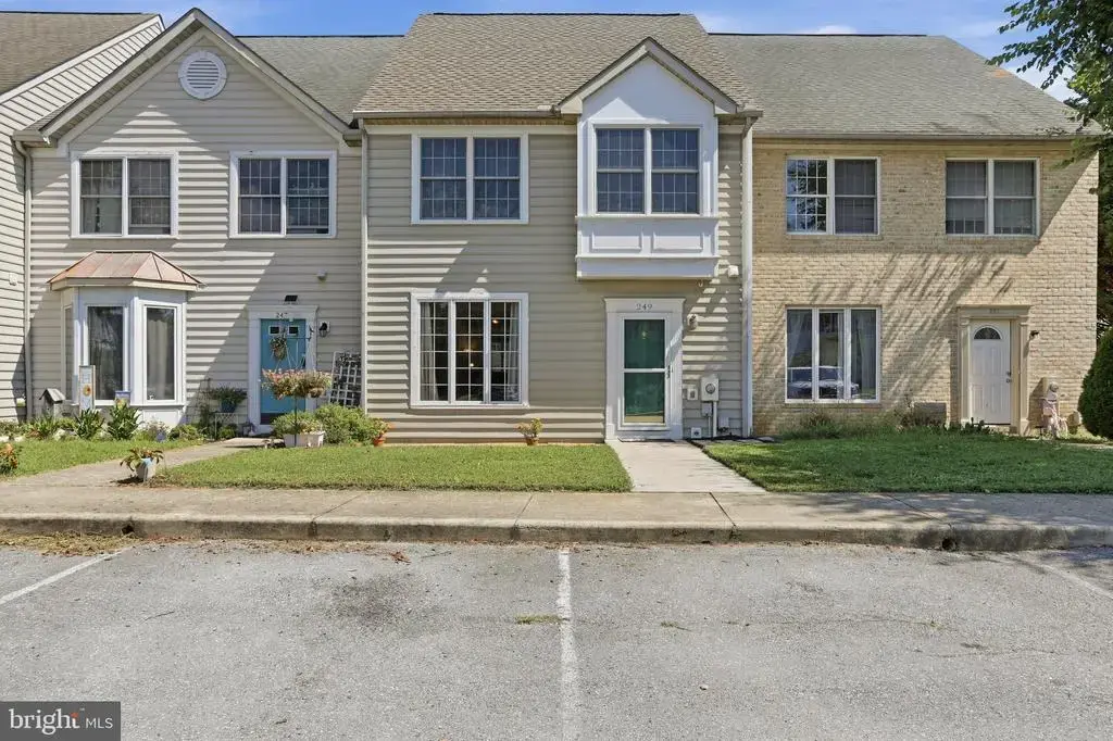 249 Morningside Dr, FALLING WATERS