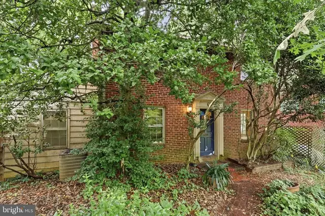 1200 N Powhatan St, Arlington