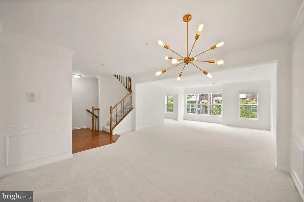 2289 Kew Gardens Dr, WOODBRIDGE