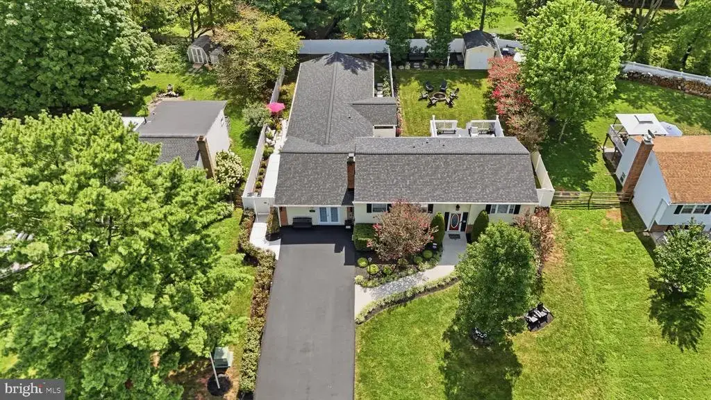 19016 Hempstone Ct, POOLESVILLE