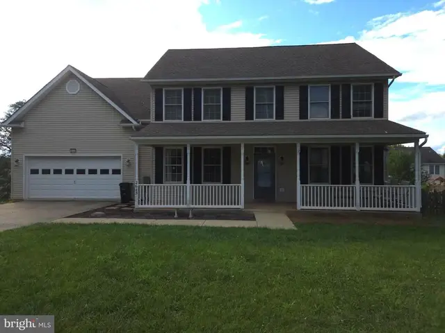 2643 Middle Rd, Winchester