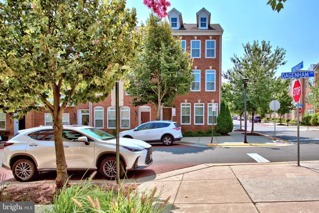9612 Stockwell Ln, FAIRFAX