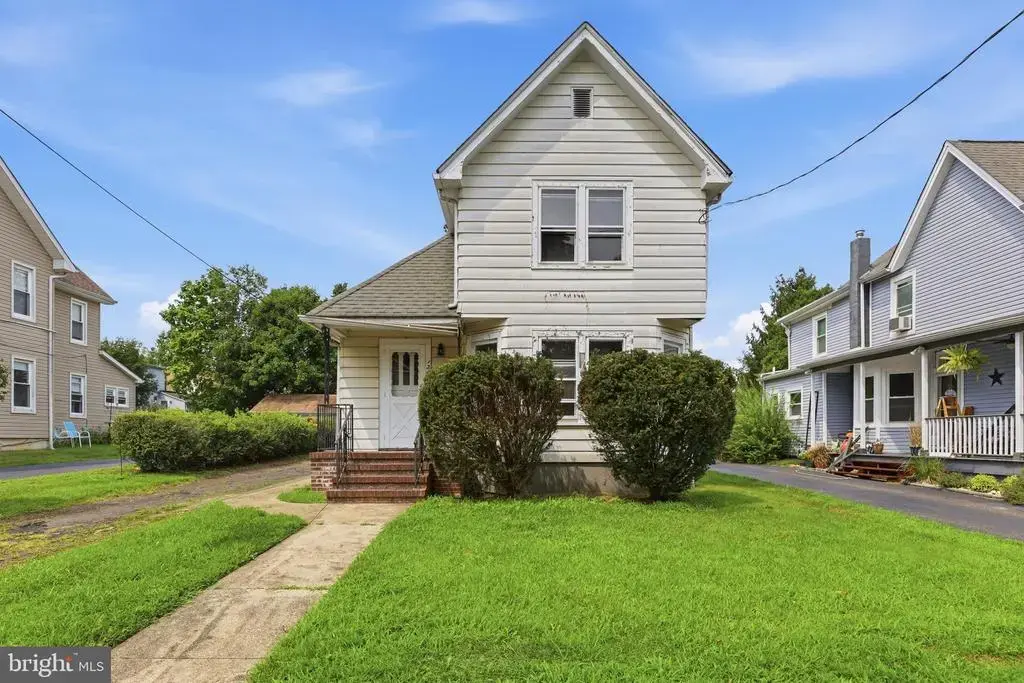 128 Center St, HIGHTSTOWN