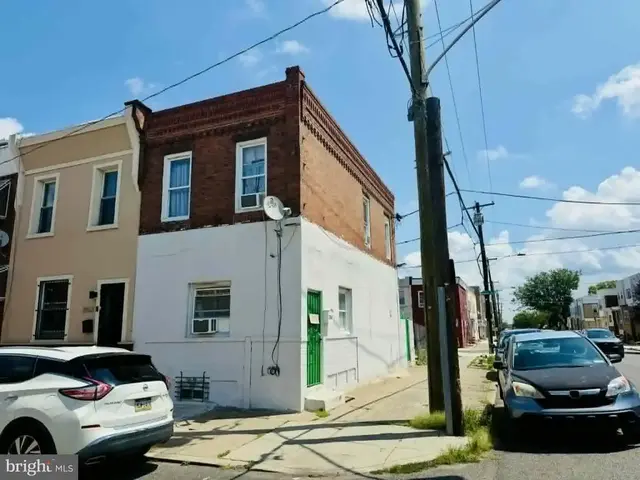 2555 S Fairhill St, Philadelphia