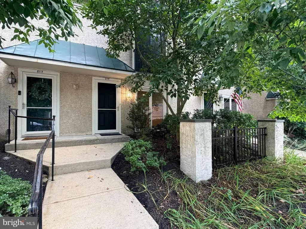 219 E Dutts Mill Way, WEST CHESTER