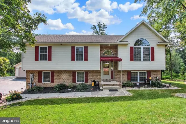 175 Leedy Rd, Spring Grove