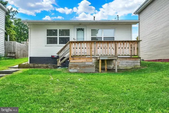 1608 W Poplar Ter, York