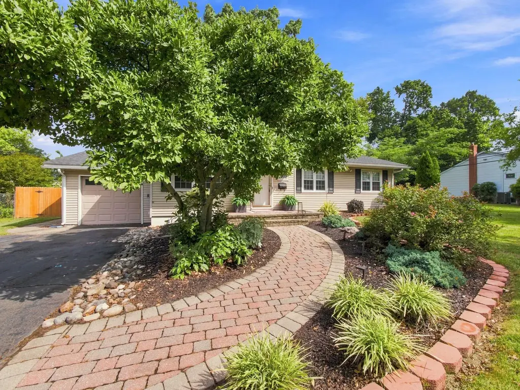 906 Big Oak Rd, YARDLEY