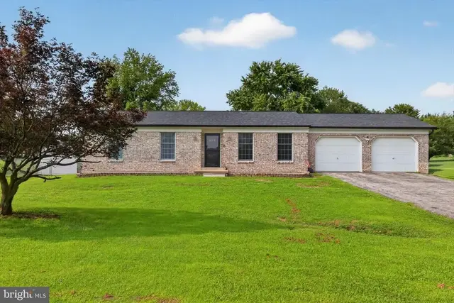 902 Ruby Ln, Wrightsville