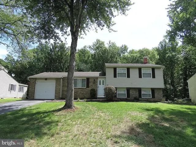 7125 Vantage Dr, Alexandria