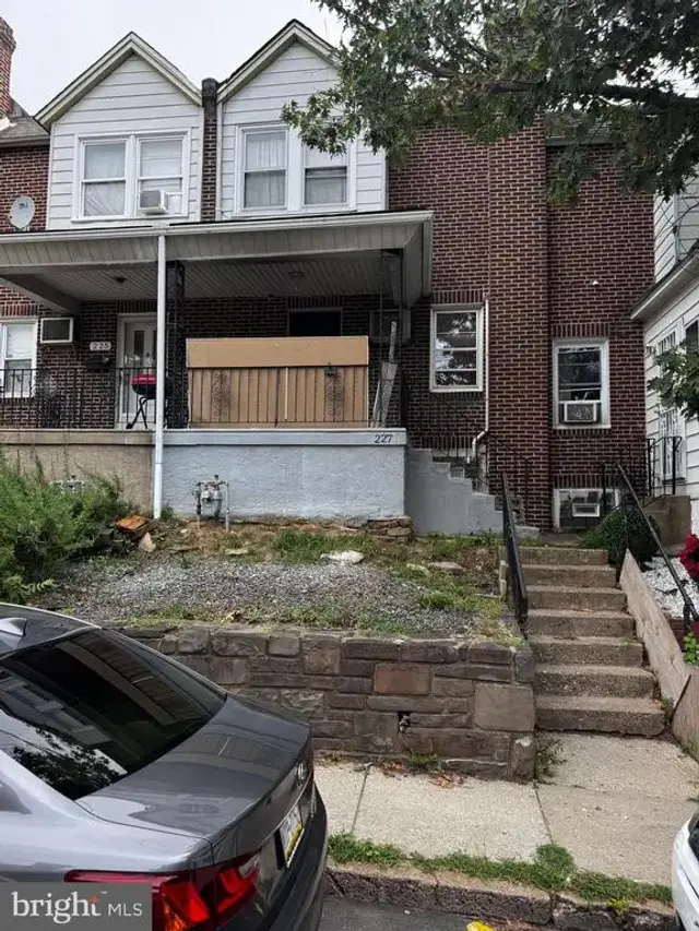 227 Laurel Rd, Sharon Hill