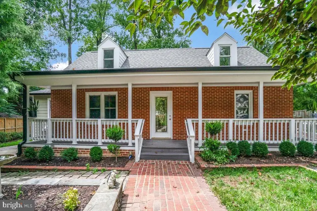 7318 Poplar Ct, FALLS CHURCH