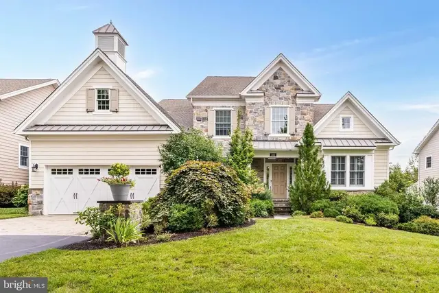 303 Park Hill Ln, Newtown Square