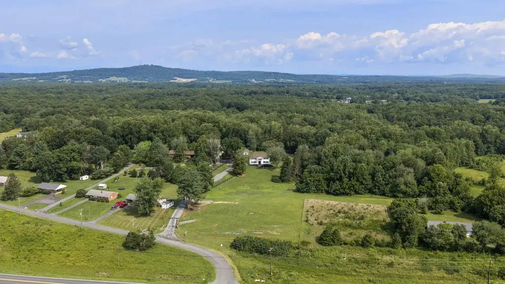 24333 Narrow Gauge Rd, UNIONVILLE