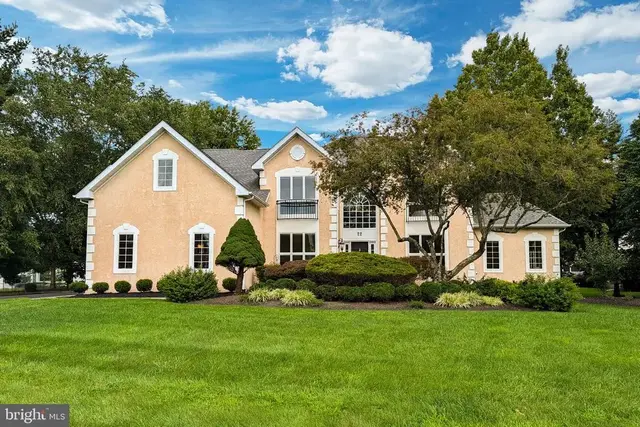 22 Pheasant Run Rd, New Hope