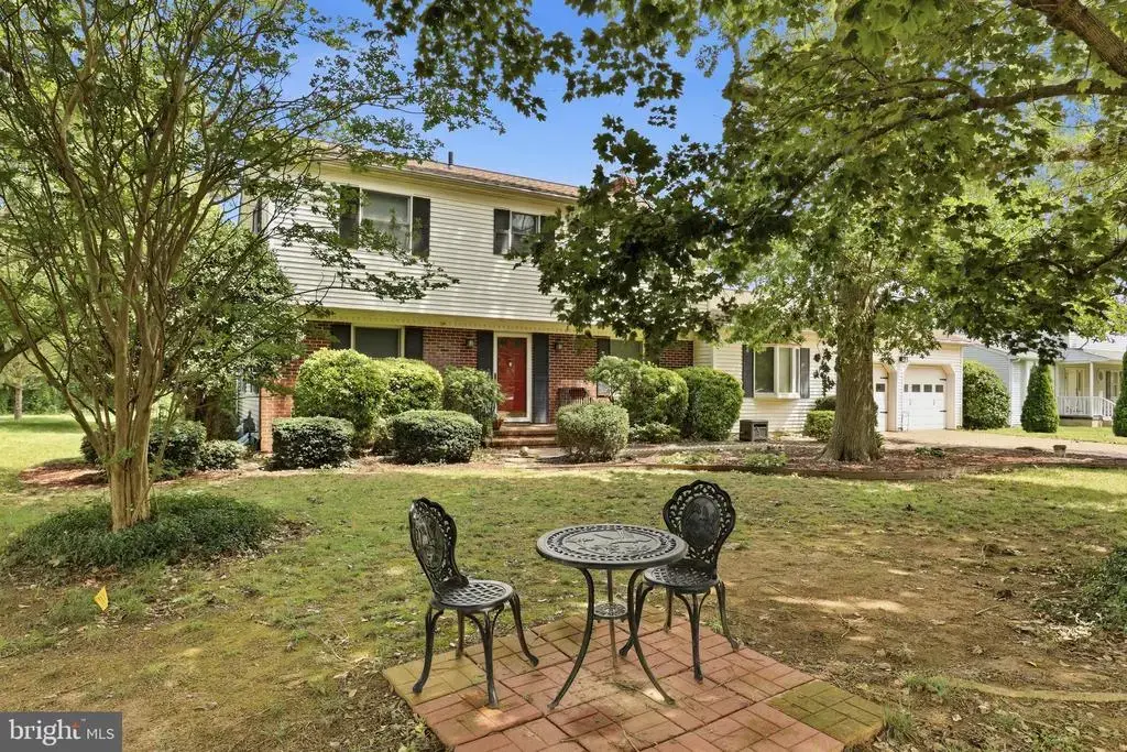 101 N Fairfield Dr, DOVER