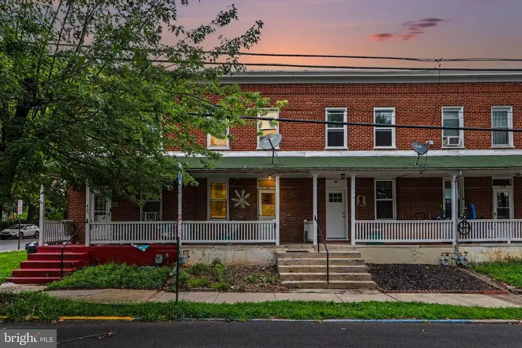 453 W Penn St, CARLISLE