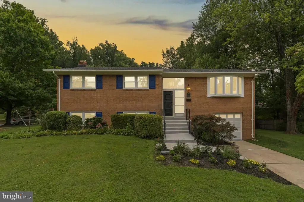 6412 Hollins Dr, BETHESDA