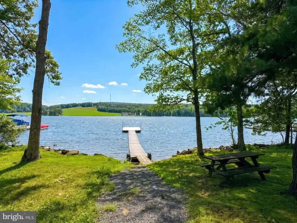 131 N Shore Dr, SWANTON