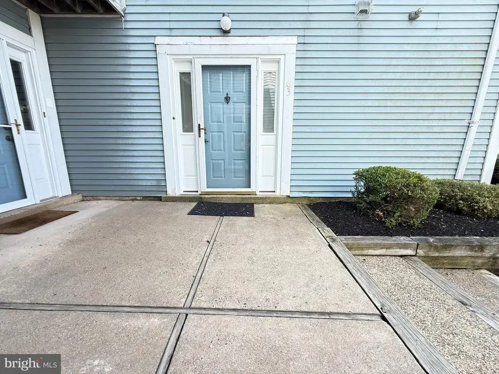 63 Hillcroft Way, NEWTOWN
