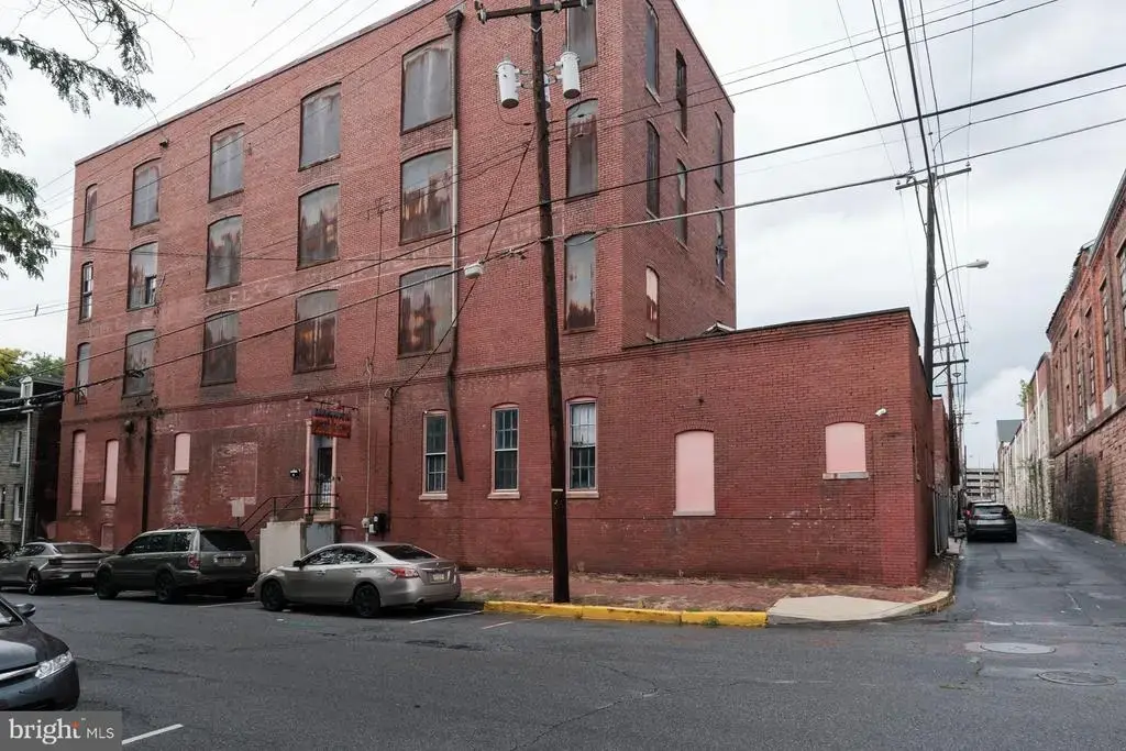 619 Spruce St, READING