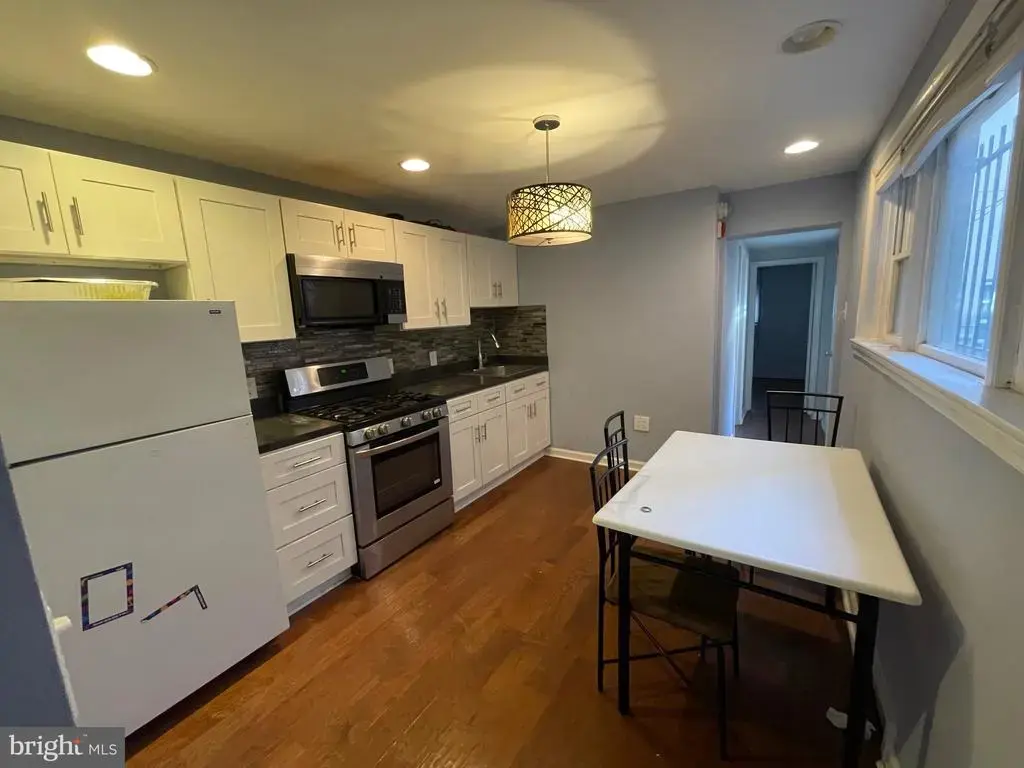836 Christian St, PHILADELPHIA
