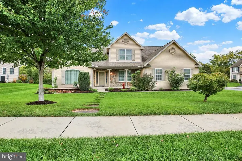 301 Valley Ct, SINKING SPRING