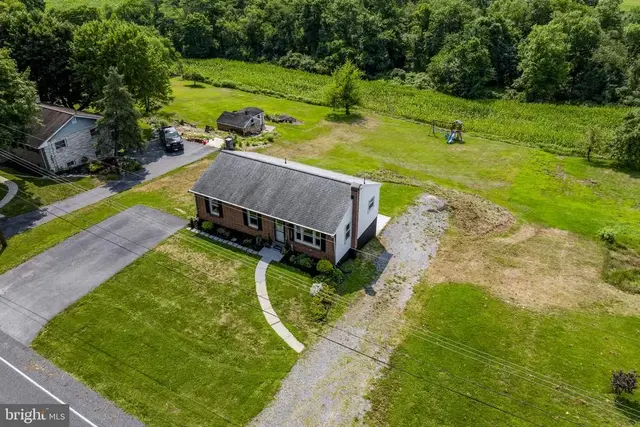 8064 Colebrook Rd, Palmyra