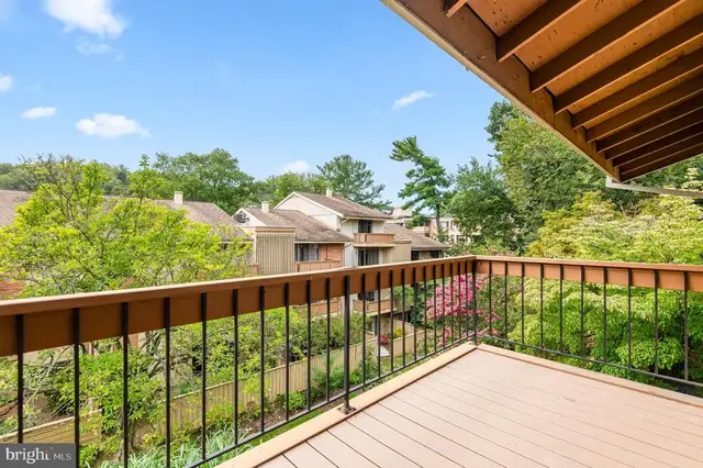 8 Cross Keys Rd #8f, Baltimore