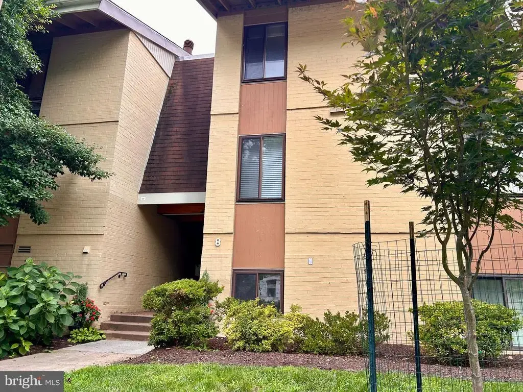 8 Cross Keys Rd #8f, BALTIMORE