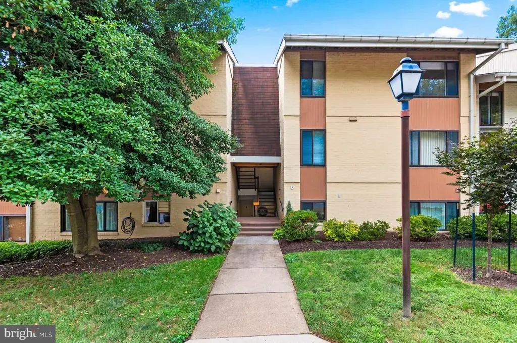 8 Cross Keys Rd #8f, BALTIMORE