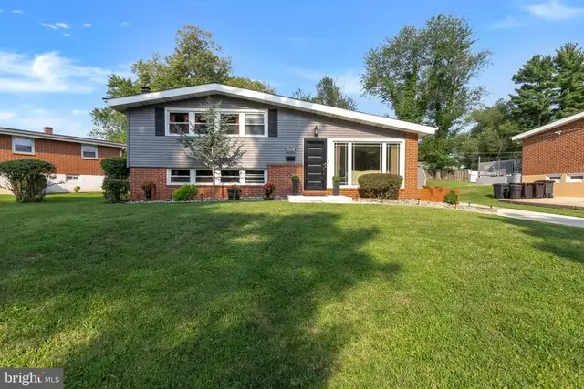 1014 Flagtree Ln, Pikesville