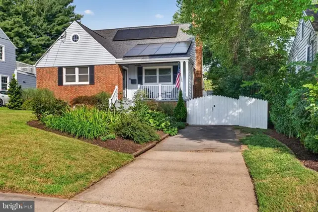 4 Cedar Ave, Gaithersburg