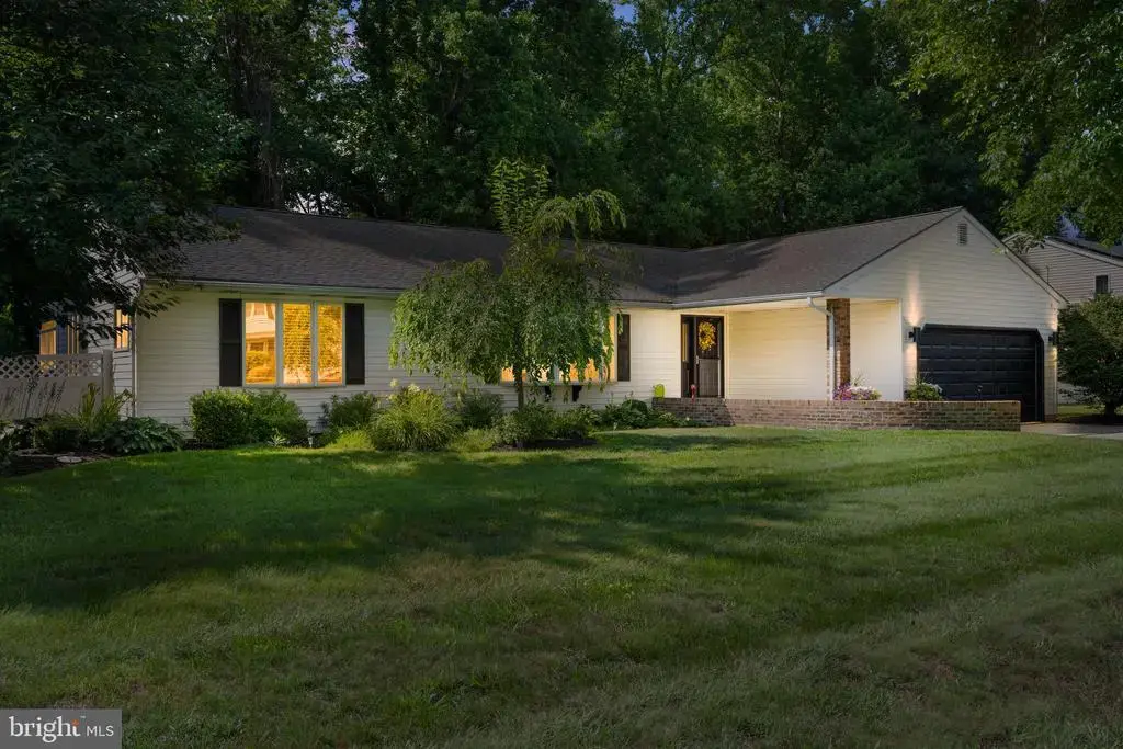 7 Bogart Dr, PENNSVILLE