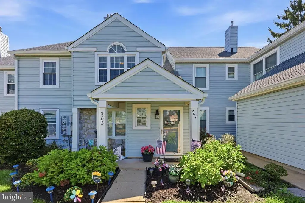 367 Independence Dr, SOUTHAMPTON