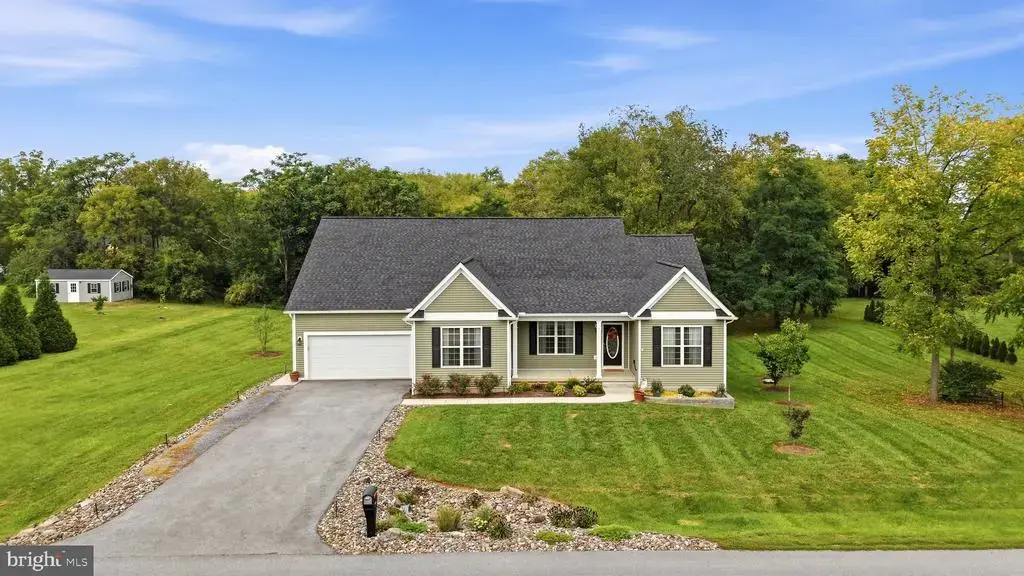 260 Stormfield Dr E, MARTINSBURG