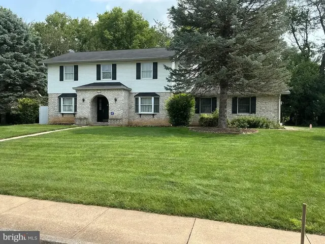 743 Sherwood Dr, Carlisle
