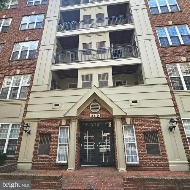 2310 14th St N #106, Arlington