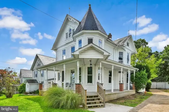 52 E Main St, Fawn Grove