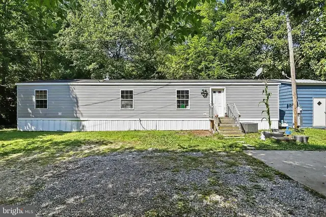 6556 Kreidler Rd, York