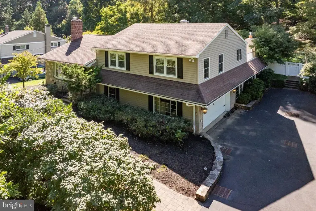 2315 Willow Brook Dr, HUNTINGDON VALLEY