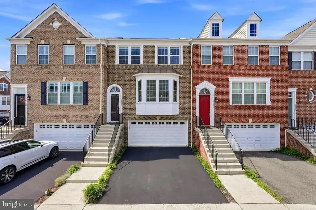 6189 Royal Crest Ln, ALEXANDRIA