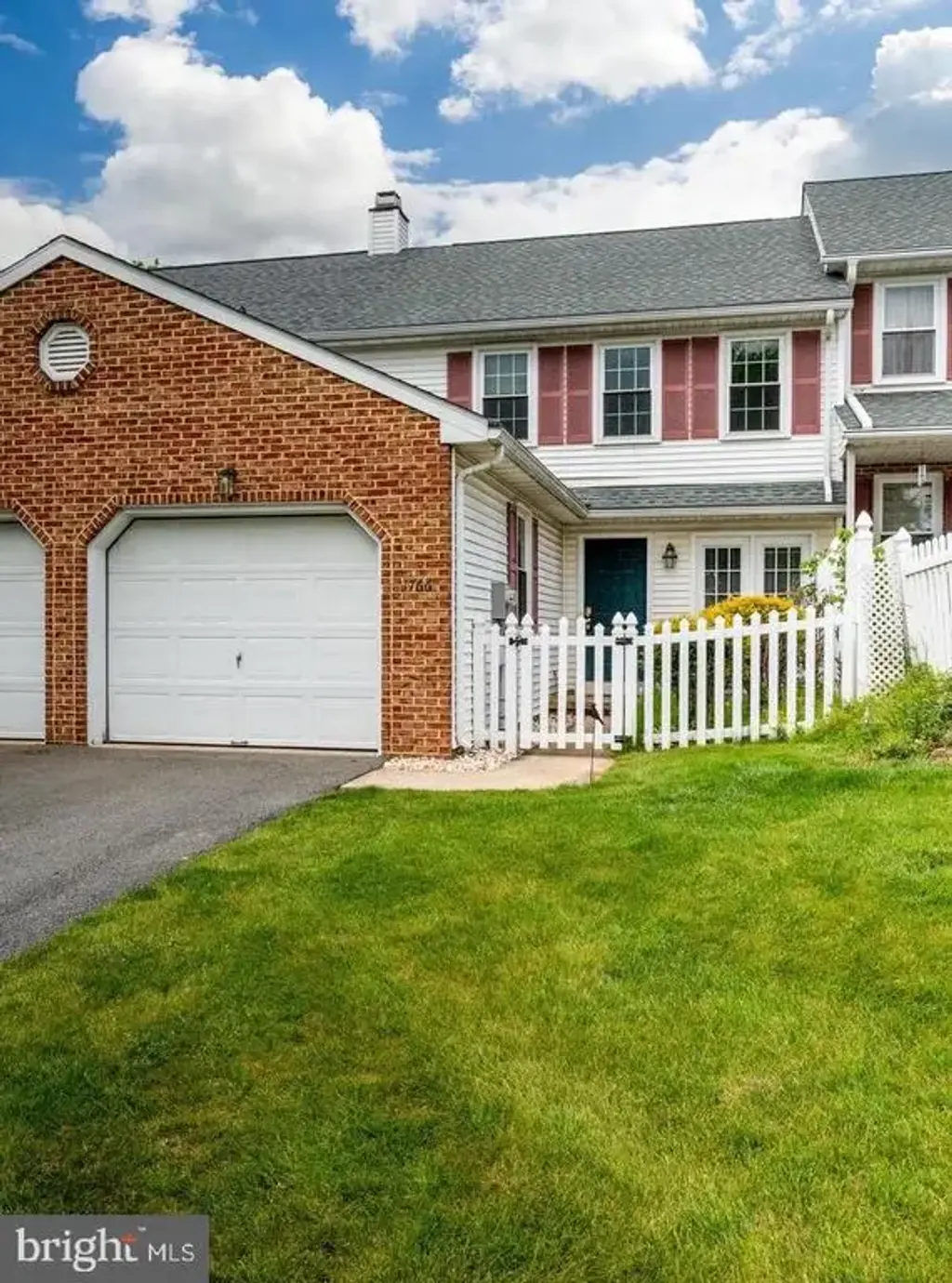 1766 Betz Farm Dr, LANCASTER