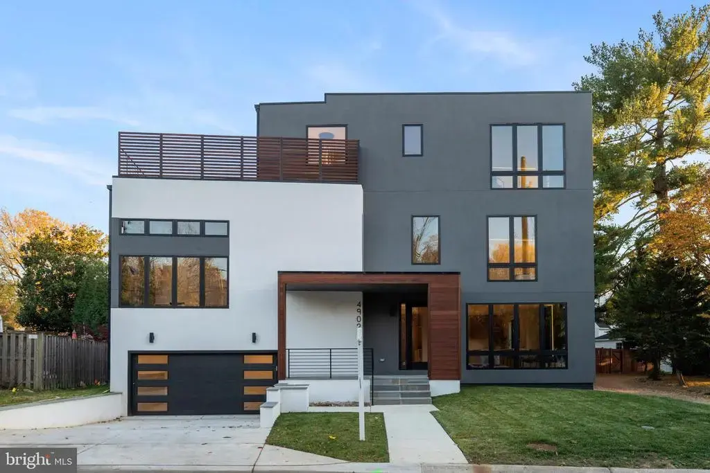 4902 Greenway Dr, BETHESDA