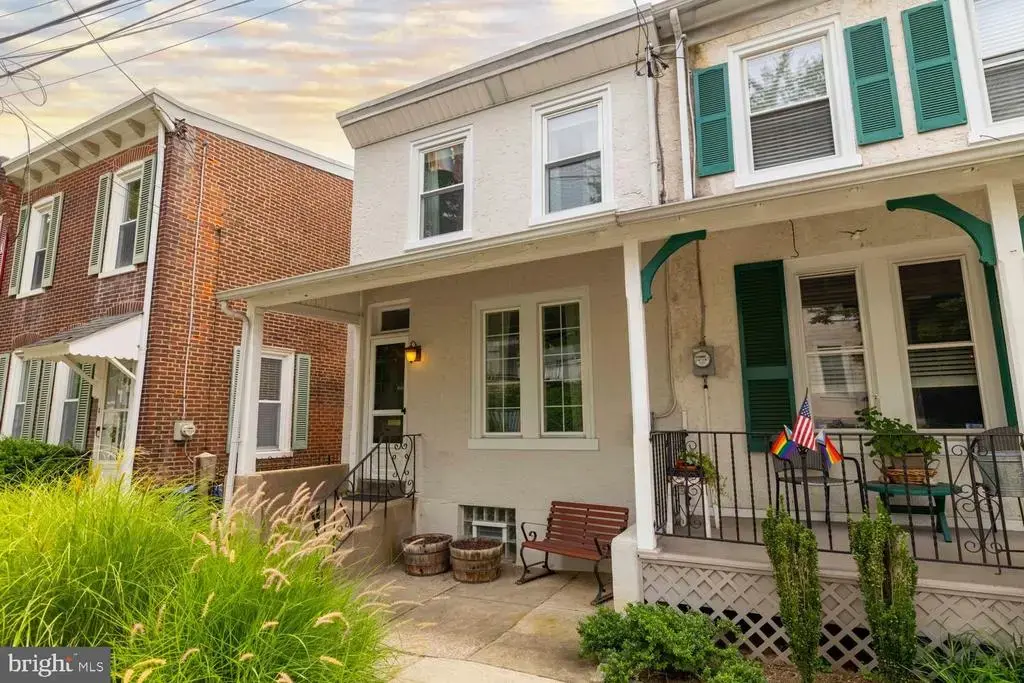 605 W Naomi St, PHILADELPHIA