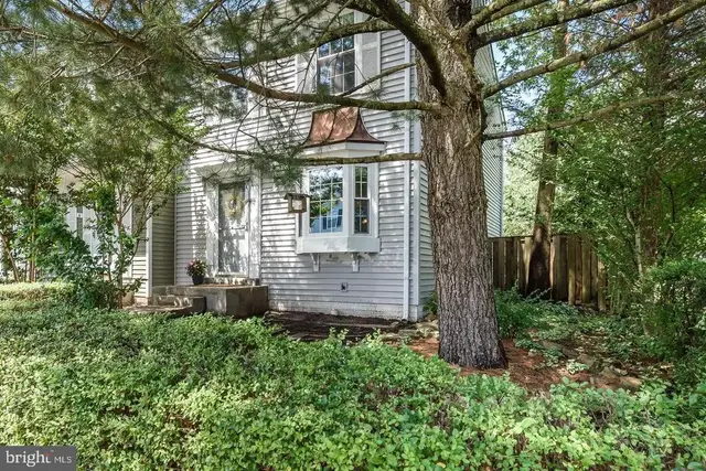 2 Quincy Ct, Sterling