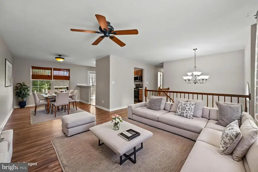 2 Mainsail Ct, BALTIMORE