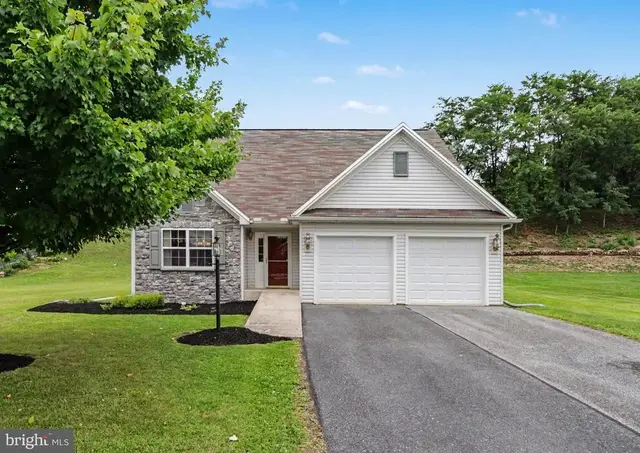492 Princeton Rd, Harrisburg